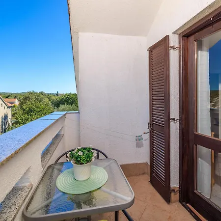 Dragica Appartamento Malinska